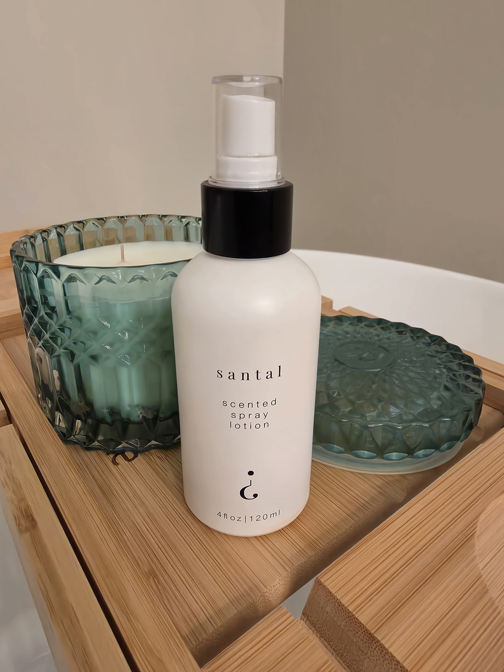 Santal Scented Spray Lotion — White Hydrating Mist